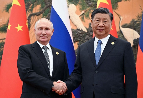 Russian President Vladimir Putin (left) with his Chinese counterpart, Xi Jinping