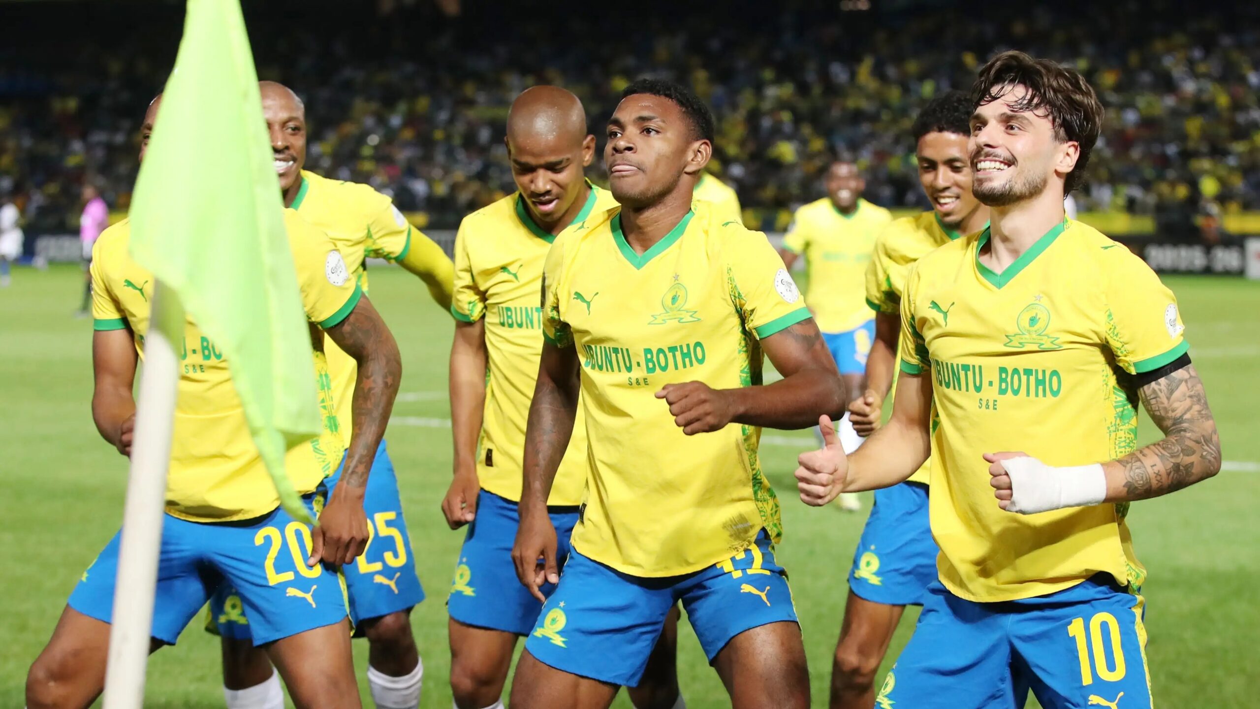 Mamelodi Sundowns players celebrate goalscored